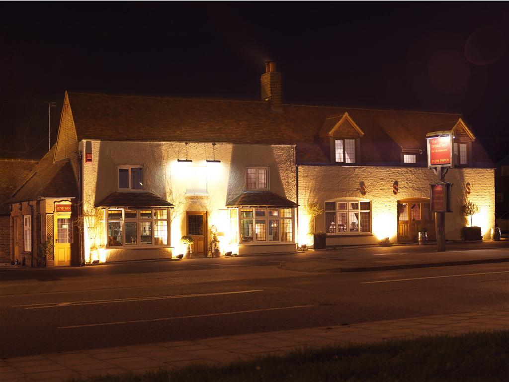 Bed and Breakfast The Broad Leys Aylesbury  Exterior foto